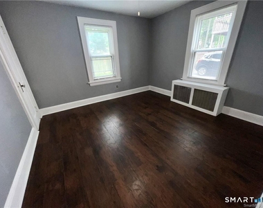 1105 Hillside Avenue - Photo Thumbnail 9