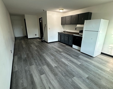 1660 Main Street - Photo Thumbnail 12