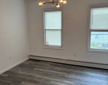 249 Lincoln Street - Photo Thumbnail 2