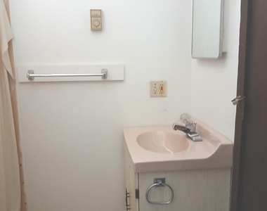 198 Meriden Road - Photo Thumbnail 3