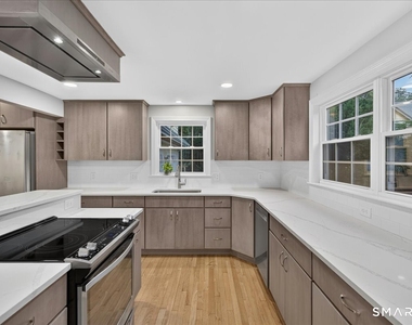 45 Richmond Avenue - Photo Thumbnail 5