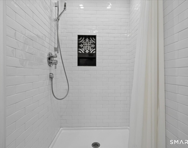 45 Richmond Avenue - Photo Thumbnail 14
