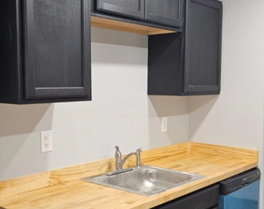 158 Cliff Street - Photo Thumbnail 3