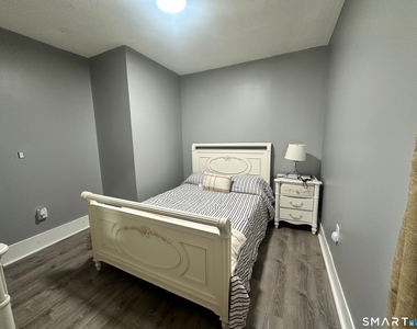 189 Putnam Street - Photo Thumbnail 7