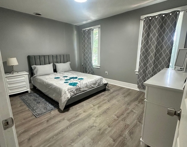 189 Putnam Street - Photo Thumbnail 8