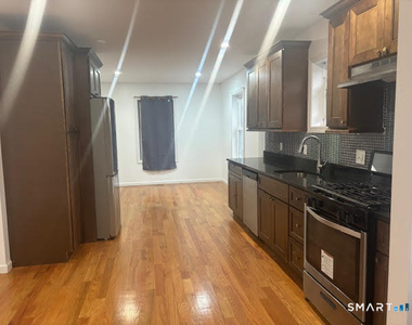 339 Harral Avenue - Photo Thumbnail 7