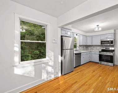 412 Main Street - Photo Thumbnail 3