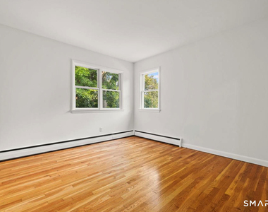 412 Main Street - Photo Thumbnail 6