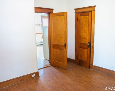 405 Wilson Street - Photo Thumbnail 5