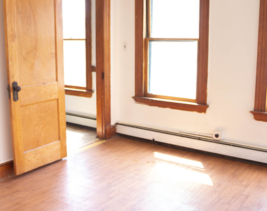 405 Wilson Street - Photo Thumbnail 8