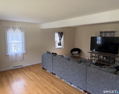 17 Henry Street - Photo Thumbnail 2