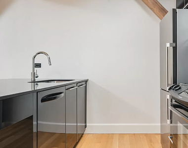 487 Keap Street - Photo Thumbnail 1