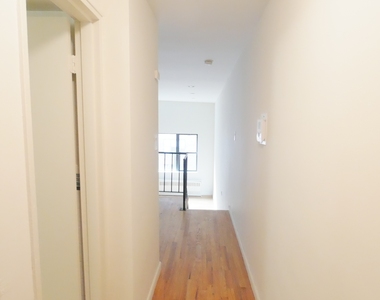 213 East 73rd Street - Photo Thumbnail 17