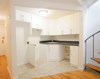 213 East 73rd Street - Photo Thumbnail 5