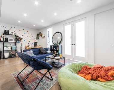 254 East 28th Street - Photo Thumbnail 3