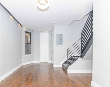 615 Gates Avenue - Photo Thumbnail 2