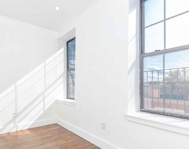 615 Gates Avenue - Photo Thumbnail 5