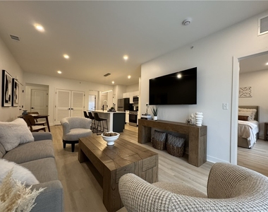407 Erie Ridge Drive - Photo Thumbnail 1