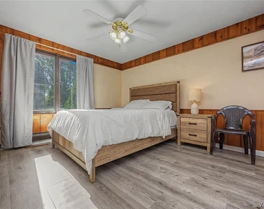 9326 Rivershore Drive - Photo Thumbnail 16