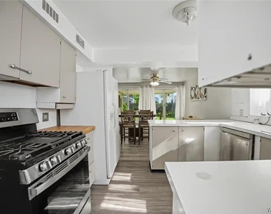 9326 Rivershore Drive - Photo Thumbnail 6