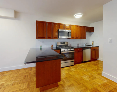 East 63rd Street - Photo Thumbnail 7