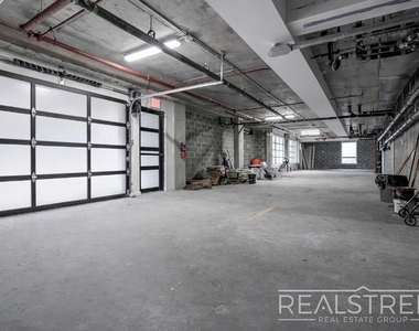 105 Rogers Avenue - Photo Thumbnail 18
