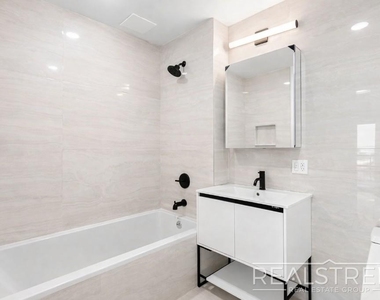 105 Rogers Avenue - Photo Thumbnail 9