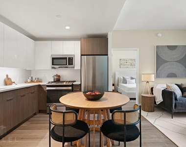 90th Avenue - Photo Thumbnail 4