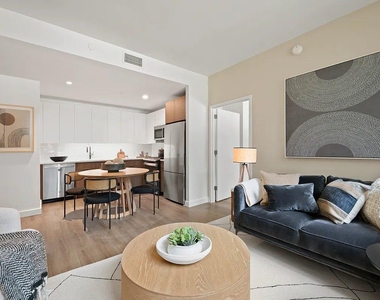 90th Avenue - Photo Thumbnail 4