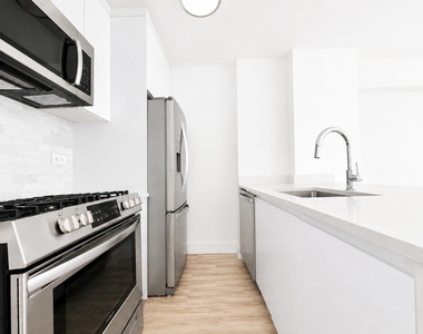 1735 York Avenue - Photo Thumbnail 4