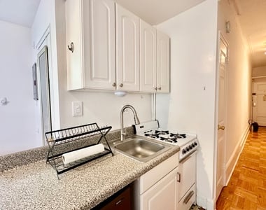 309 West 107th Street - Photo Thumbnail 3