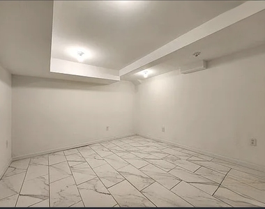 32 Woodbine Street - Photo Thumbnail 7