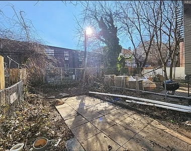 32 Woodbine Street - Photo Thumbnail 3
