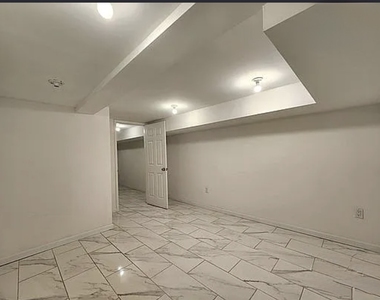 32 Woodbine Street - Photo Thumbnail 6