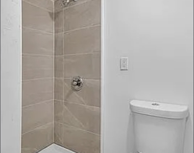 32 Woodbine Street - Photo Thumbnail 8