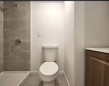 32 Woodbine Street - Photo Thumbnail 13