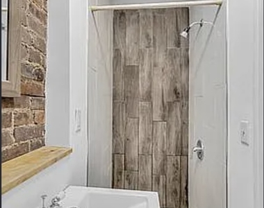 32 Woodbine Street - Photo Thumbnail 9