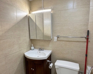 50 West 34th Street - Photo Thumbnail 3