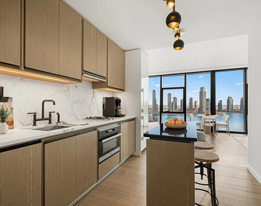 626 1st Avenue - Photo Thumbnail 3