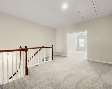 2444 Norwood Drive Se - Photo Thumbnail 7