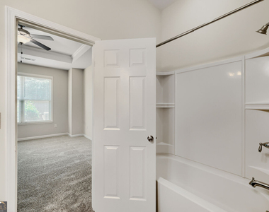 2444 Norwood Drive Se - Photo Thumbnail 17
