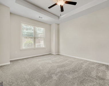 2444 Norwood Drive Se - Photo Thumbnail 10