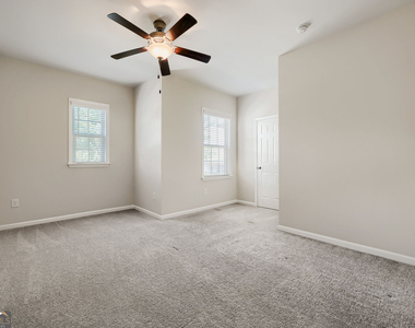 2444 Norwood Drive Se - Photo Thumbnail 11