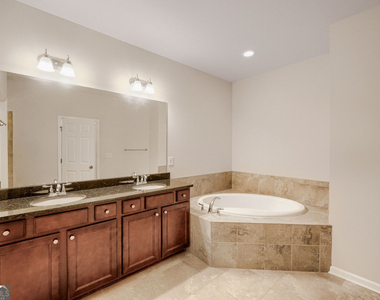 2444 Norwood Drive Se - Photo Thumbnail 19