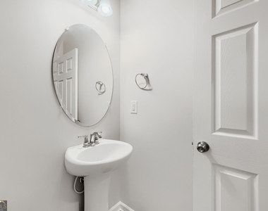 2444 Norwood Drive Se - Photo Thumbnail 15