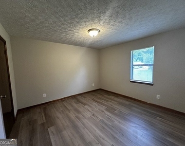 118 Michele Place - Photo Thumbnail 3