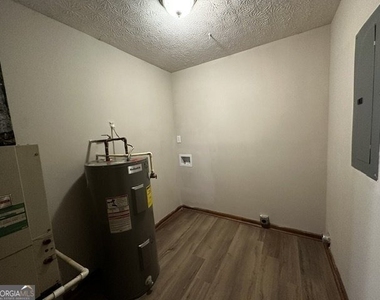 118 Michele Place - Photo Thumbnail 6