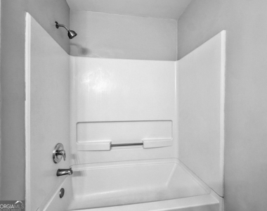 608 Silver Trace Court - Photo Thumbnail 11