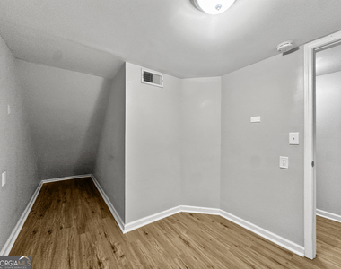 608 Silver Trace Court - Photo Thumbnail 8
