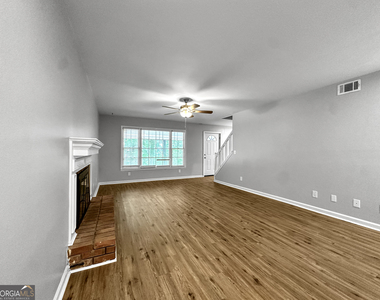 608 Silver Trace Court - Photo Thumbnail 3